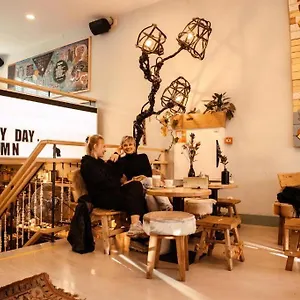https://king-kong-hostel.utrechthotels.net